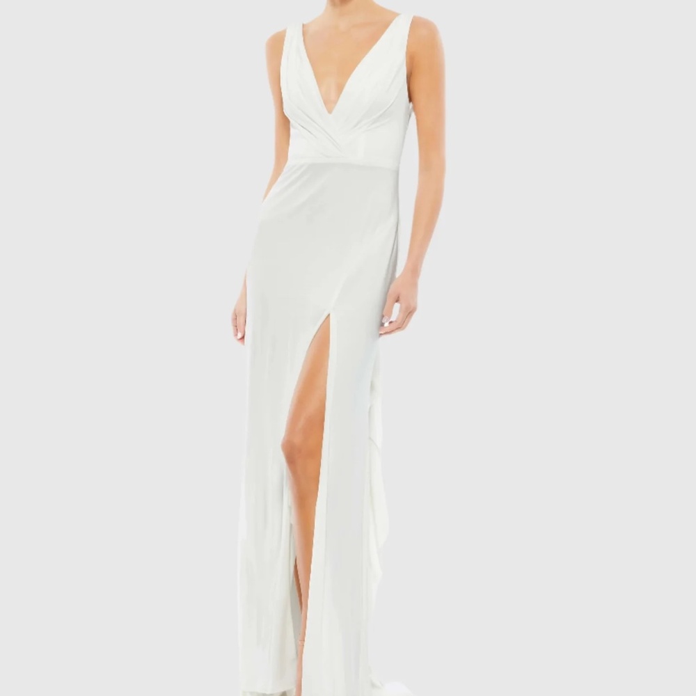Mac Duggal Sleeveless White V Neck Jersey Gown Dress